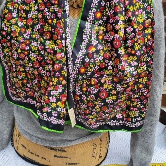 Lady‎ Heritage Vintage Floral.Scarf - Picture 6 of 8